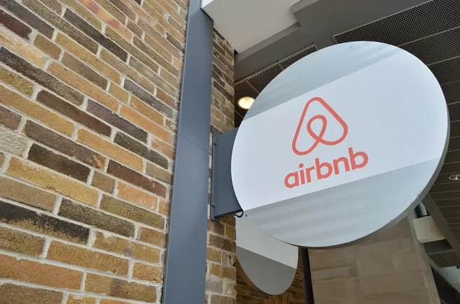 Apartments Introducing Short-Term Rentals: The Game Between Profit Appeal and Living Experience
