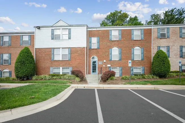Elme Communities Liquidation Process Hits Snag: Riverside Apartment Deal Terminated